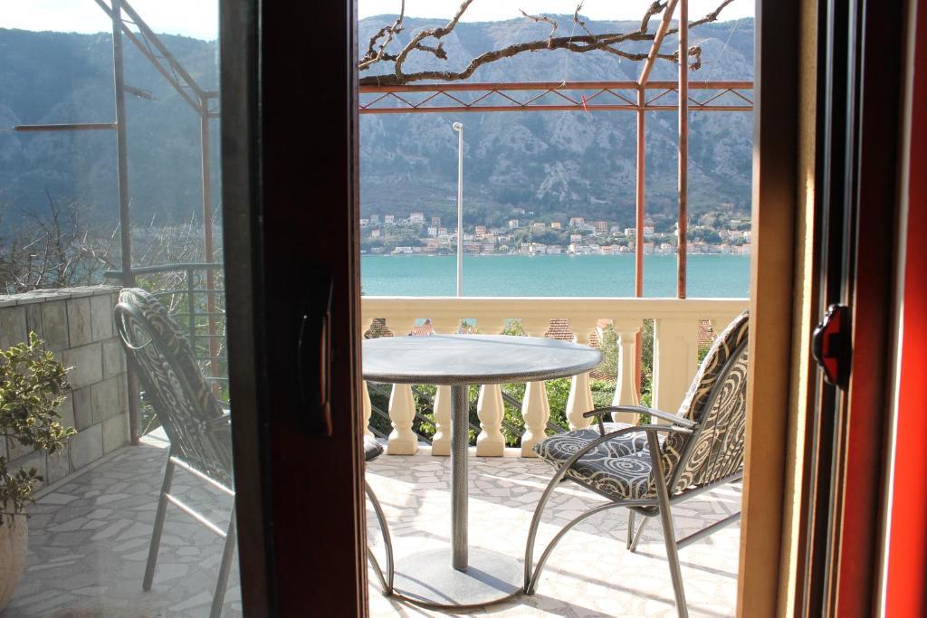 Apartmani Cetkovic Kotor Zimmer foto