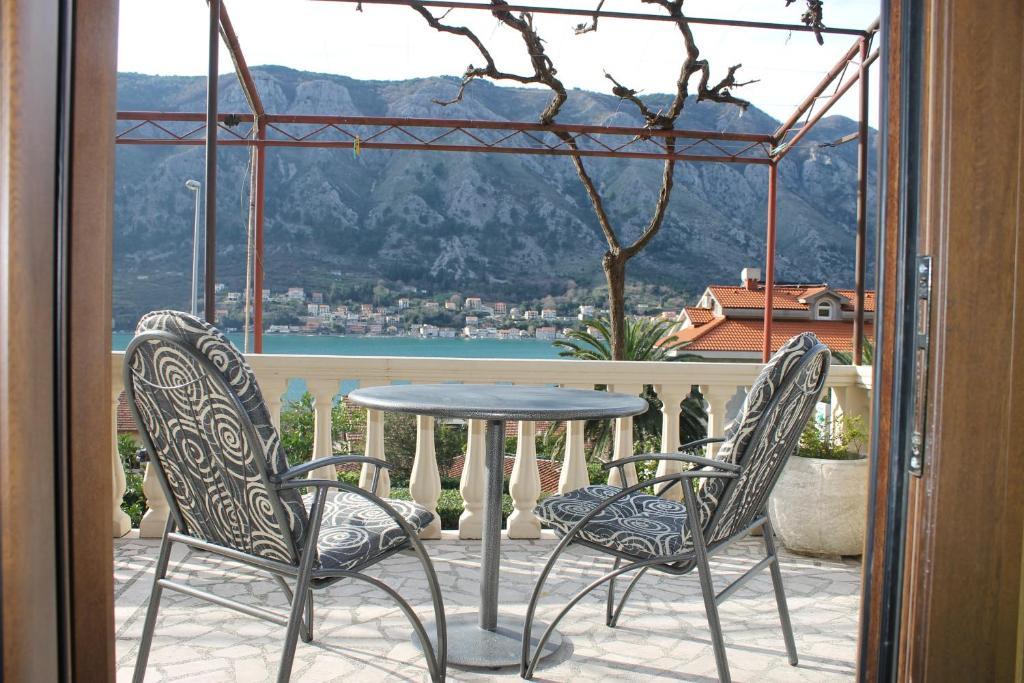 Apartmani Cetkovic Kotor Zimmer foto